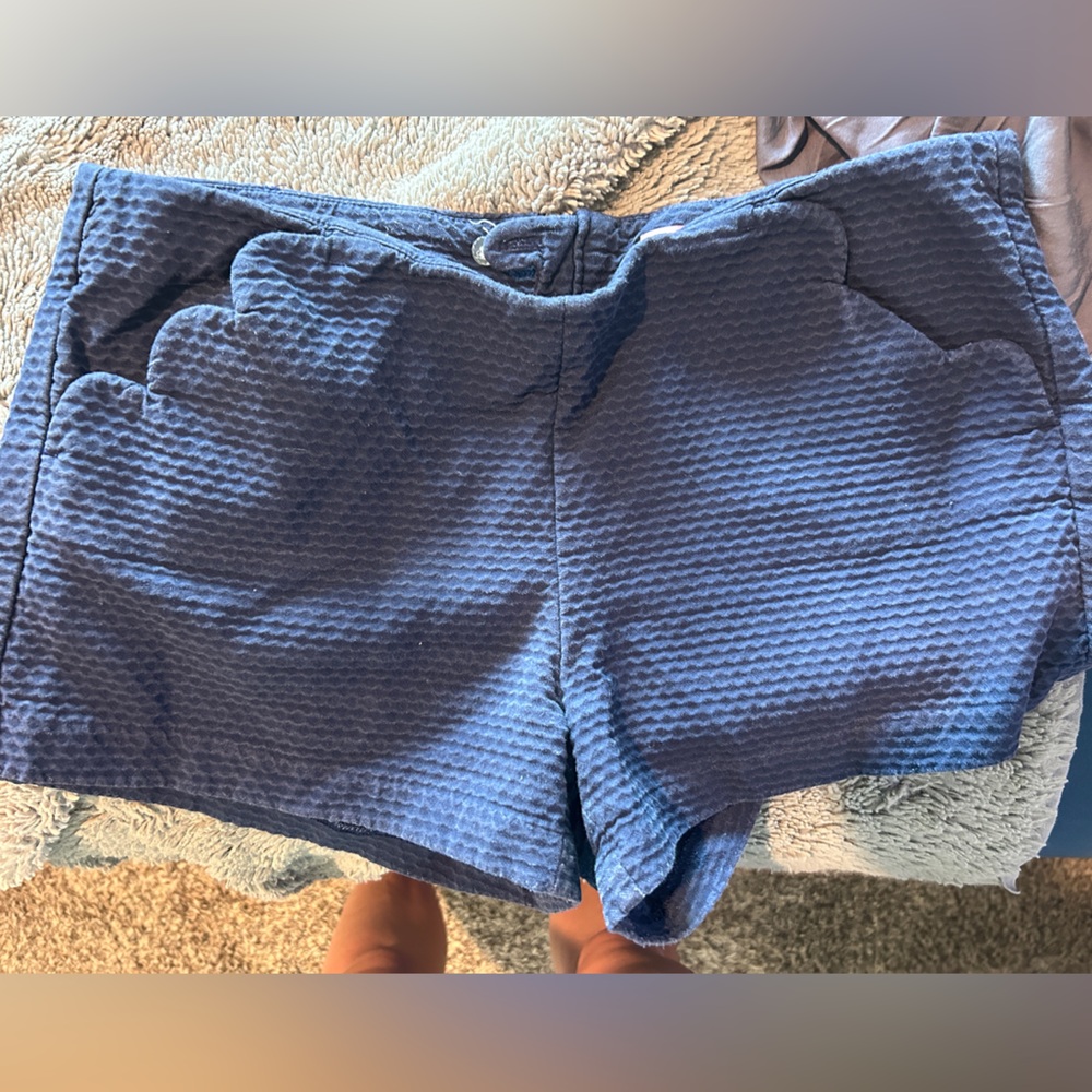 Navy scalloped Lilly Pulitzer size 4 shorts